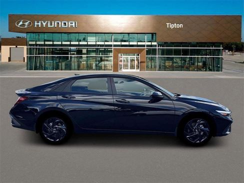 New 2026 Hyundai Elantra Sport image 9