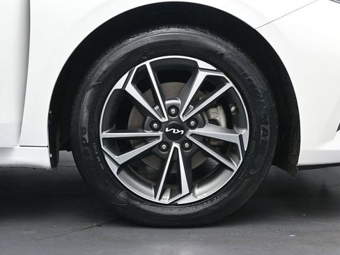 Used 2022 Kia Forte LXS FWD image 32