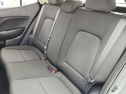 Used 2021 Hyundai Venue SE FWD image 32