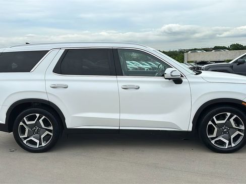 Used 2024 Hyundai Palisade Limited FWD image 14
