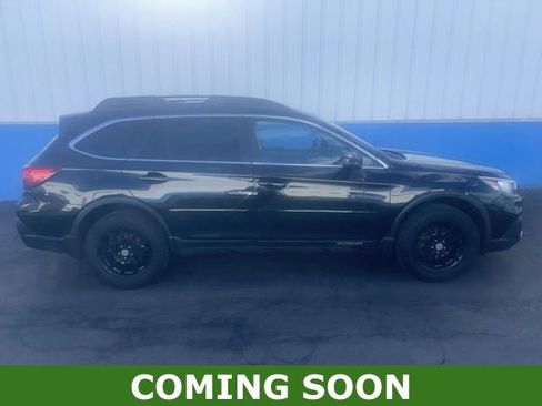 Used 2018 Subaru Outback 2.5i Limited image 1