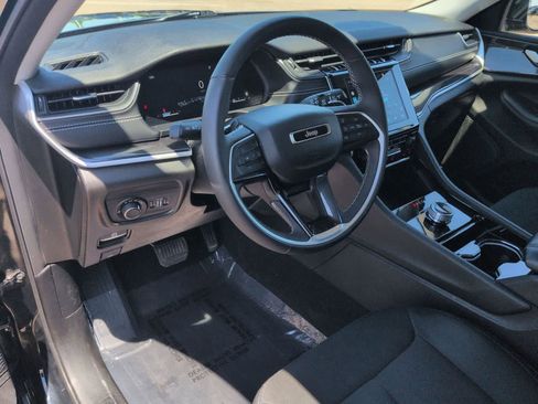 Used 2023 Jeep Grand Cherokee L Laredo w/ Luxury Tech Group I AWD/4WD image 2