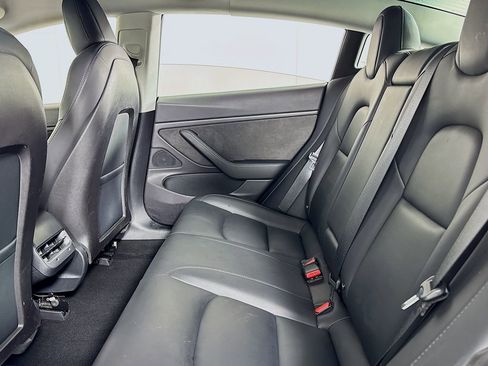 Used 2018 Tesla Model 3 Long Range image 12