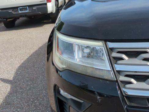 Used 2018 Ford Explorer XLT w/ Equipment Group 201A FWD image 10