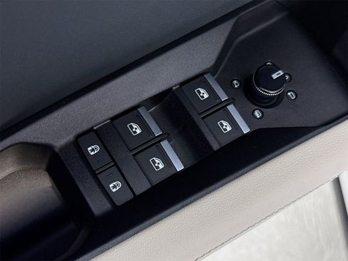 Certified 2024 Audi Q4 e-tron Premium Plus w/ Premium Plus image 18