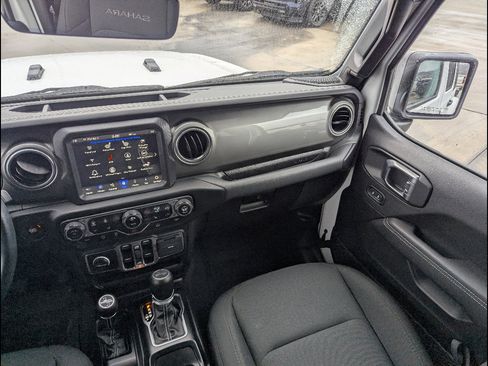 Used 2023 Jeep Wrangler Unlimited Sahara w/ Cold Weather Group AWD/4WD image 27