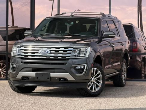 Used 2018 Ford Expedition Limited w/ Equipment Group 301A AWD/4WD image 2