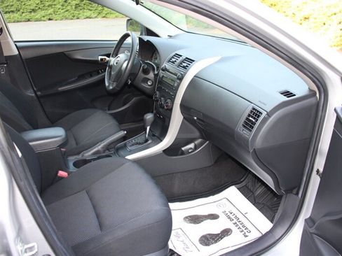 Used 2009 Toyota Corolla S w/ Sport Pkg FWD image 13