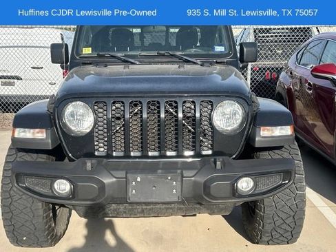 Used 2022 Jeep Gladiator Sport AWD/4WD image 2