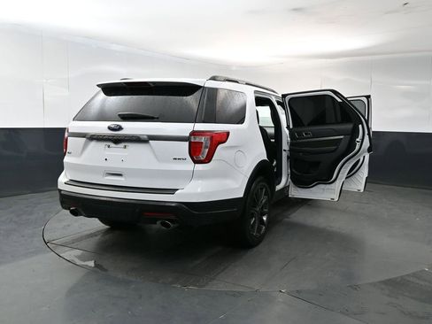 Used 2019 Ford Explorer XLT w/ Equipment Group 202A AWD/4WD image 29