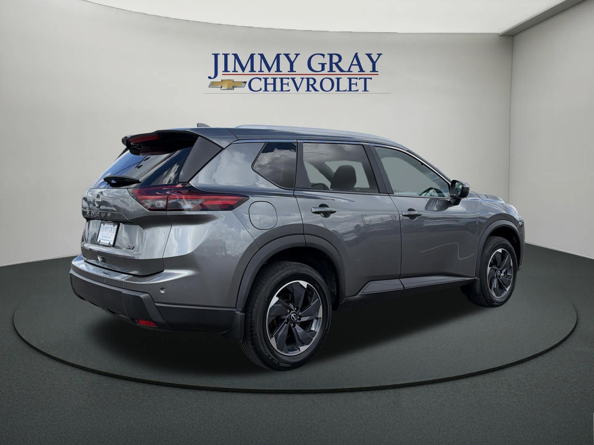 Used 2024 Nissan Rogue SV w/ SV Premium Package FWD image 5