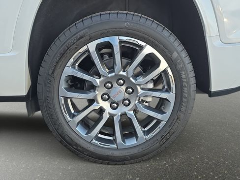 Used 2023 GMC Acadia Denali w/ Denali Technology Package image 35