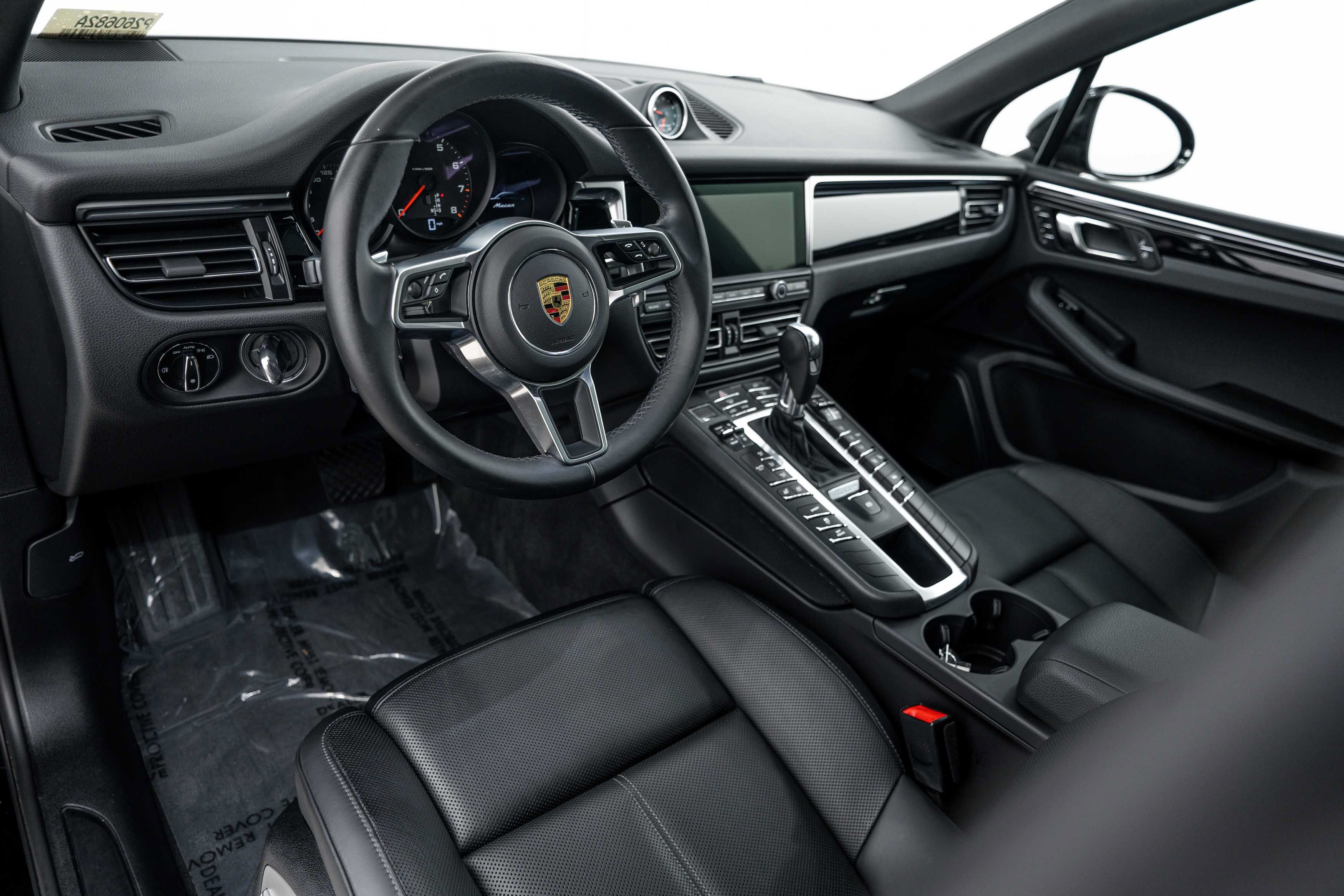 Certified 2021 Porsche Macan AWD/4WD image 4