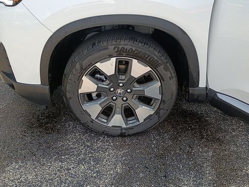 Used 2026 Honda Pilot Elite image 10