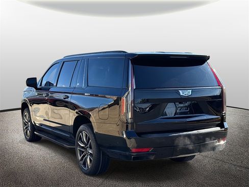 Used 2022 Cadillac Escalade ESV Sport w/ Touring Package image 6