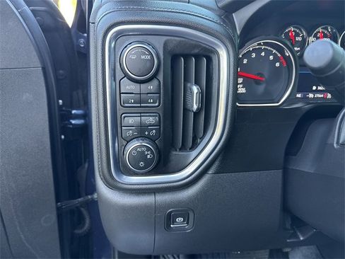 Used 2021 Chevrolet Silverado 1500 RST image 25