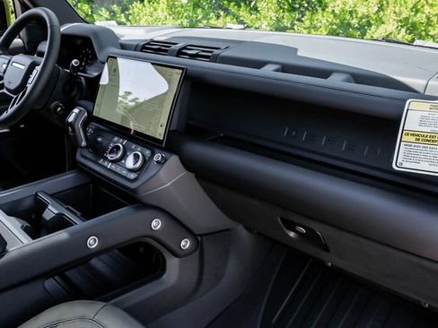 New 2026 Land Rover Defender 110 X-Dynamic SE AWD/4WD image 18