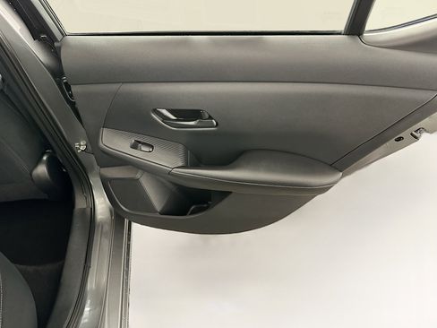 Used 2024 Nissan Sentra SV image 30