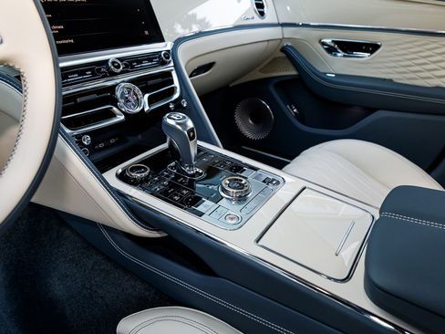 New 2026 Bentley Flying Spur Azure image 29