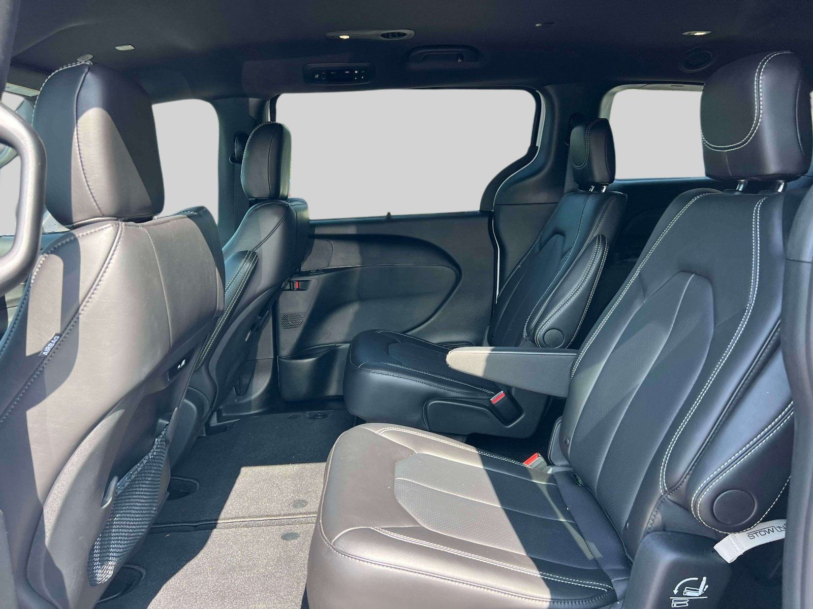 Used 2026 Chrysler Pacifica Select FWD image 14