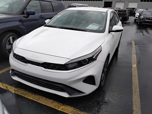 Used 2024 Kia Forte LXS w/ LXS Technology Package FWD image 7