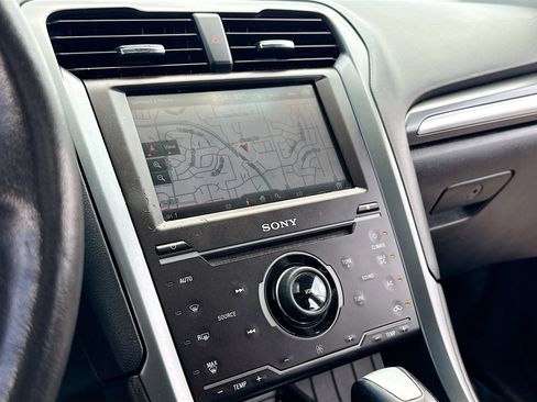 Used 2015 Ford Fusion Titanium FWD image 8