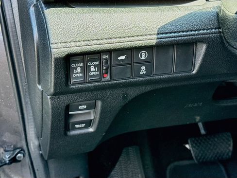 Used 2021 Honda Odyssey EX-L image 11