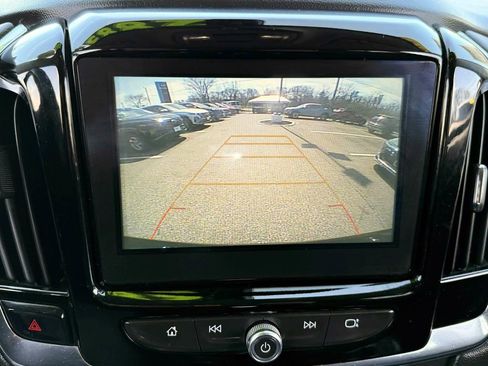 Used 2019 Chevrolet Traverse LT image 21