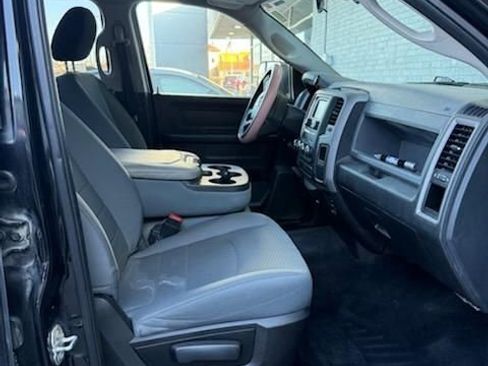 Used 2017 RAM 1500 Express w/ Black Ram 1500 Express Group image 5