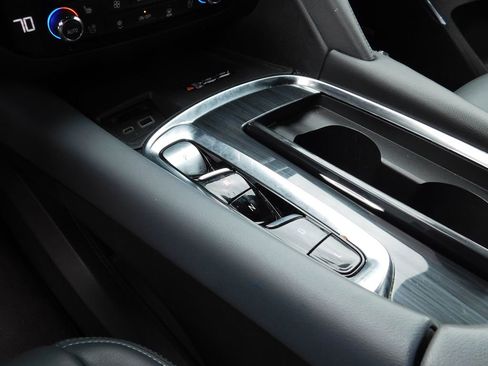 Used 2024 Buick Enclave Premium image 21