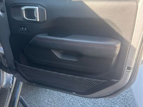 Used 2019 Jeep Wrangler Unlimited Rubicon AWD/4WD image 11