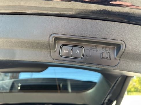 Used 2021 Ford Explorer XLT w/ Equipment Group 202A image 11