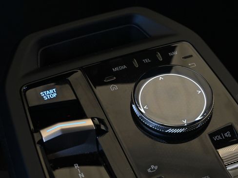 Certified 2025 BMW iX xDrive50 AWD/4WD image 22