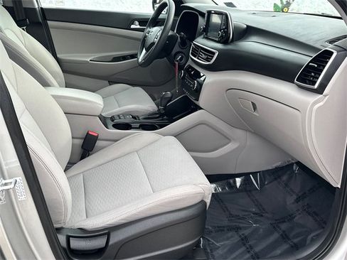 Used 2021 Hyundai Tucson SE image 9