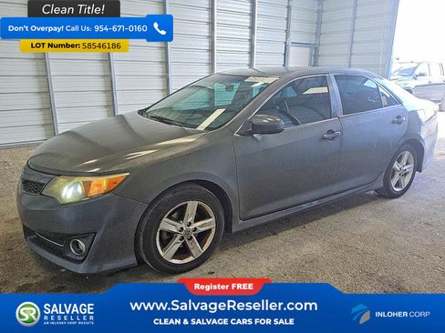 Used 2014 Toyota Camry SE FWD image 1