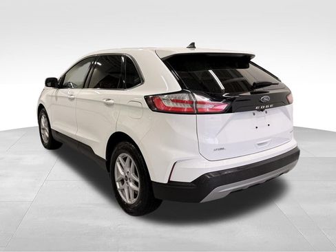 Used 2024 Ford Edge SEL AWD/4WD image 3