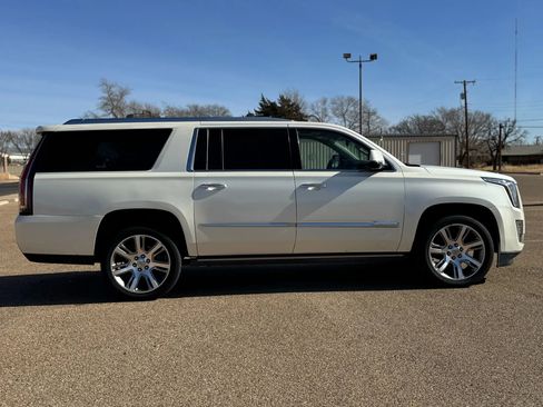 Used 2015 Cadillac Escalade ESV Premium image 4