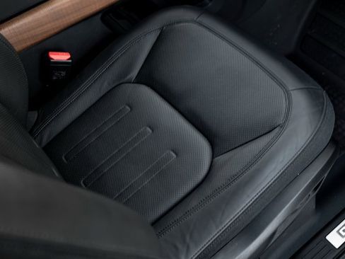 Used 2023 Land Rover Defender 110 X image 28