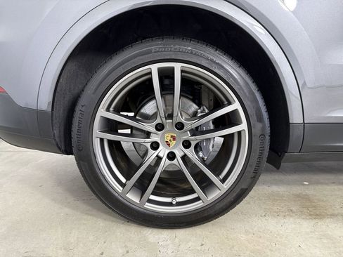 Certified 2023 Porsche Cayenne AWD/4WD image 16