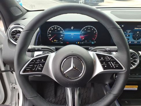 New 2026 Mercedes-Benz GLB 250 4MATIC image 19