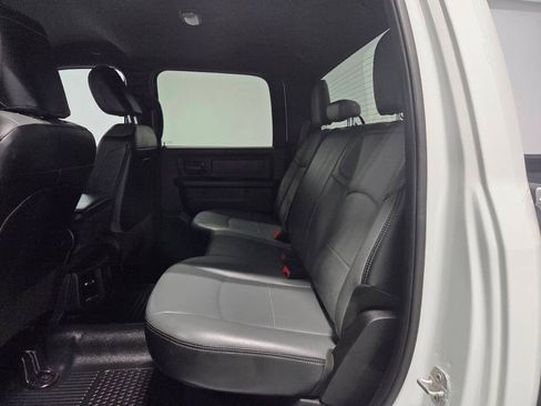 Used 2022 RAM 2500 Tradesman w/ Chrome Appearance Group AWD/4WD image 5