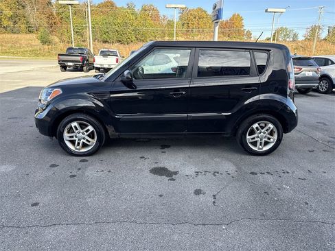 Used 2011 Kia Soul + image 3