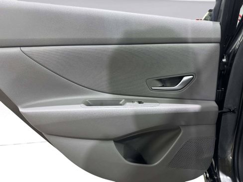 Used 2026 Hyundai Elantra SE FWD image 34