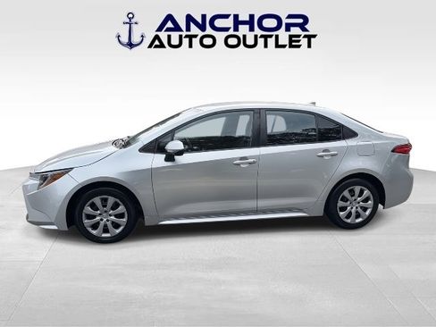 Used 2021 Toyota Corolla LE image 5