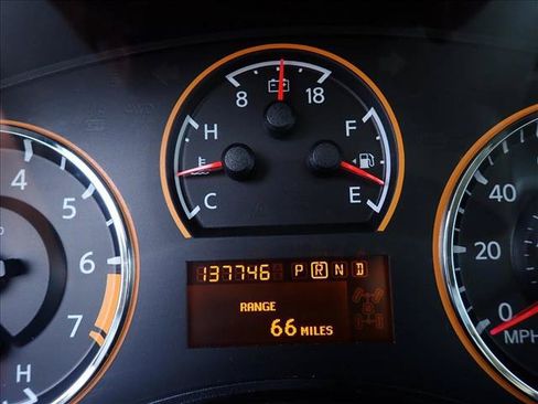 Used 2015 Nissan Armada SL w/ Moonroof Package RWD image 24