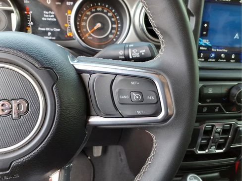 Used 2023 Jeep Gladiator Overland AWD/4WD image 24