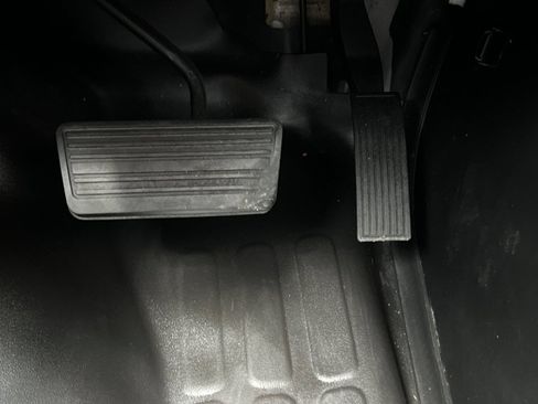 Used 2015 Chevrolet Express 4500 RWD image 36