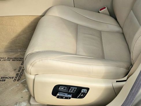 Used 2014 Lexus LS 460 image 19