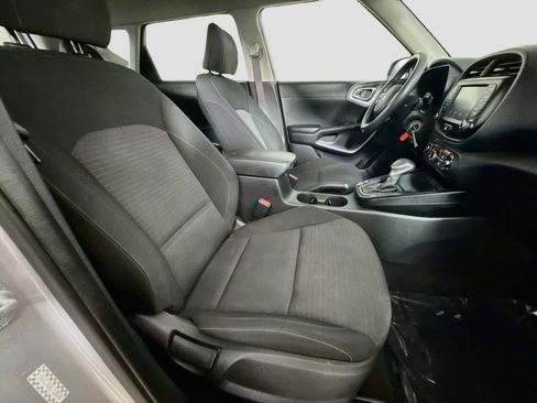 Used 2020 Kia Soul S FWD image 29