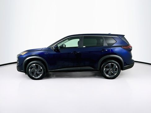 Used 2025 Nissan Rogue SV FWD image 4